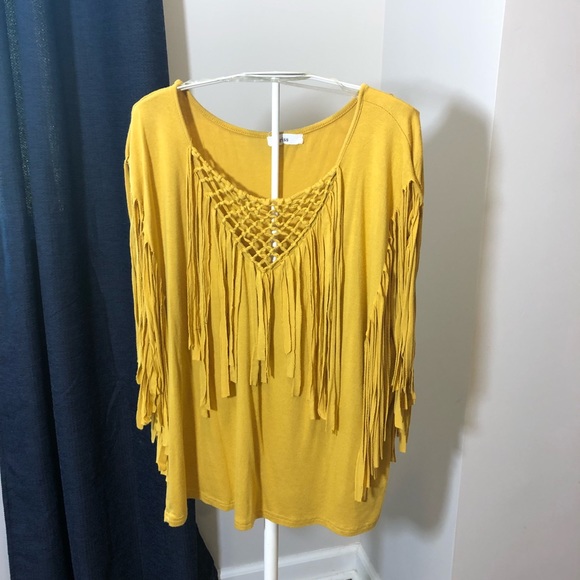 Yellow fringe top - Picture 1 of 2